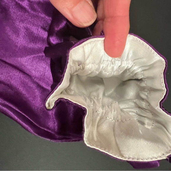 Purple satin drawstring pouch - Picture 3 of 3
